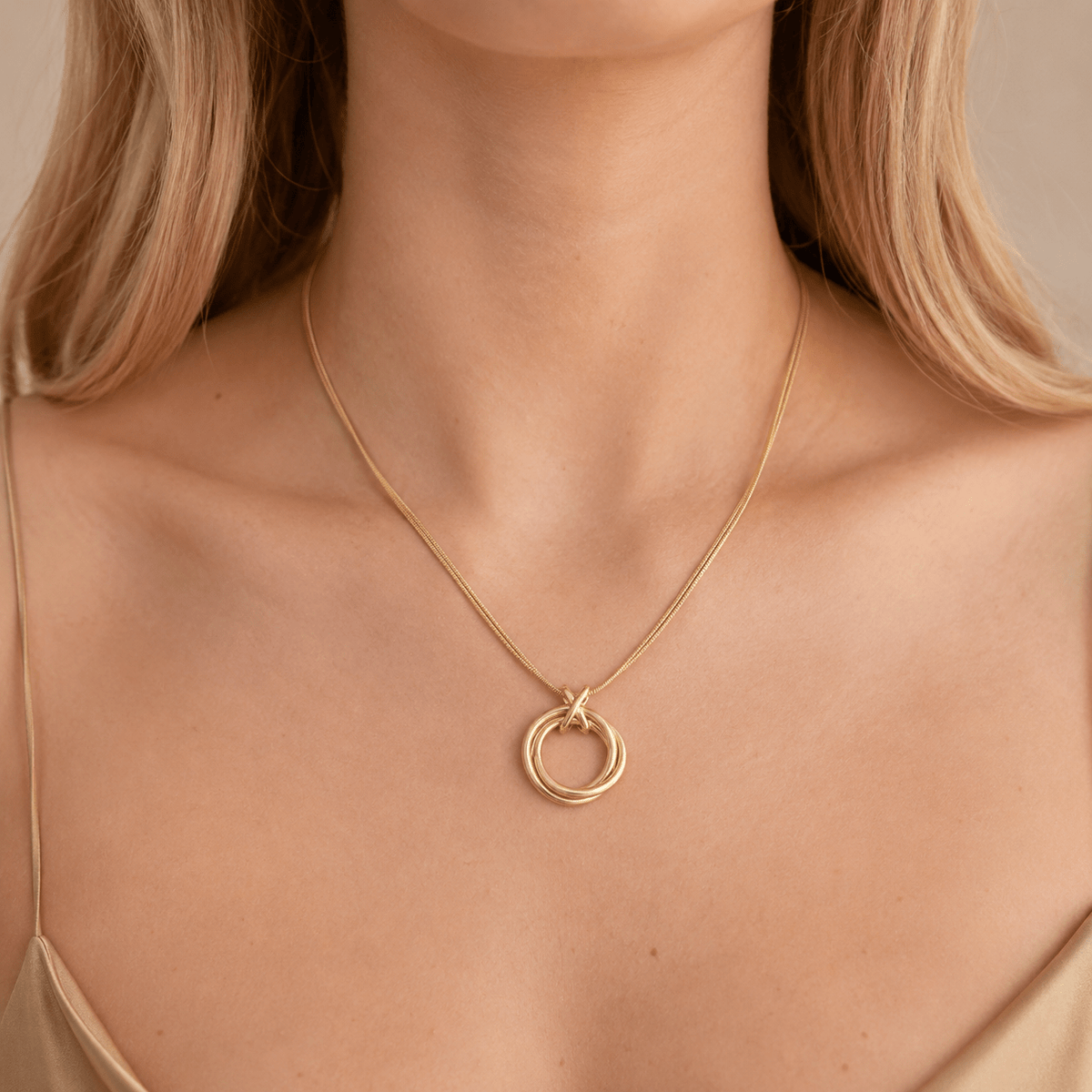 Interlocking Orbit Rings Pendant Necklace - Pendant Store
